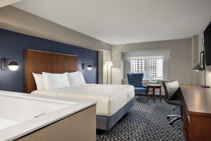 Wyndham Grand Fallsview Hotel