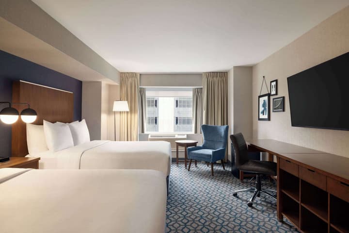 Wyndham Grand Fallsview Hotel