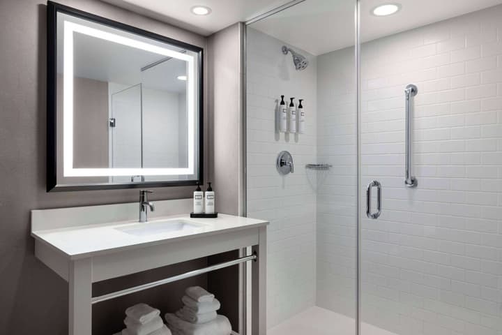 Wyndham Grand Fallsview Hotel