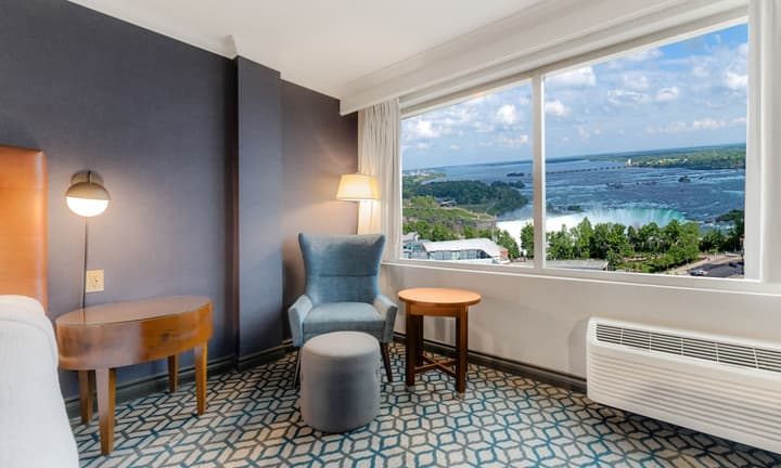 Wyndham Grand Fallsview Hotel
