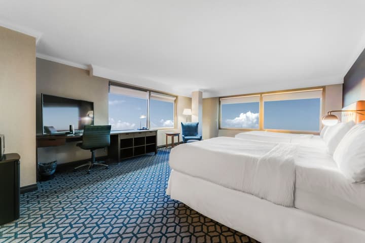 Wyndham Grand Fallsview Hotel