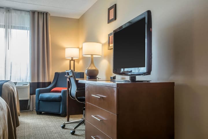 Comfort Inn The Pointe