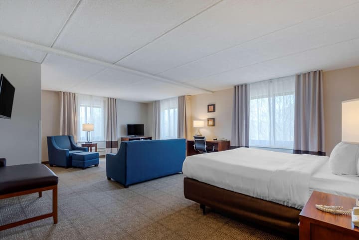 Comfort Inn The Pointe
