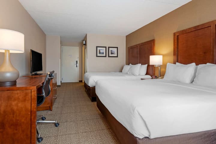 Comfort Inn The Pointe