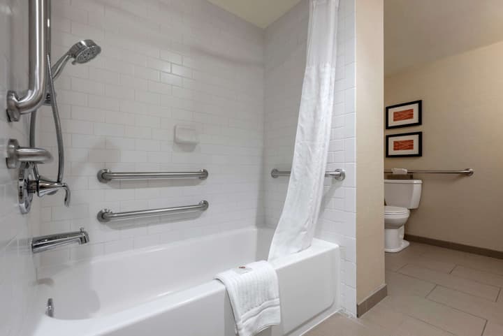 Comfort Inn The Pointe