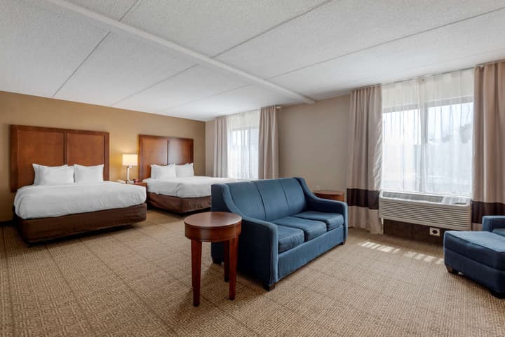 Comfort Inn The Pointe
