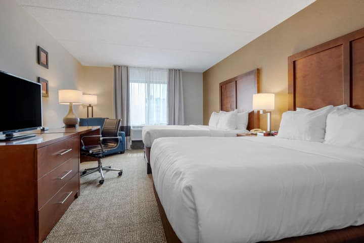 Comfort Inn The Pointe