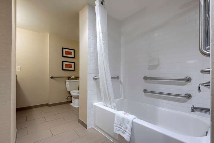 Comfort Inn The Pointe
