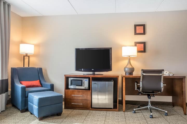 Comfort Inn The Pointe