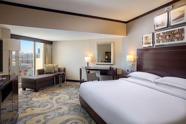 Sheraton Dubai Creek Hotel & Towers