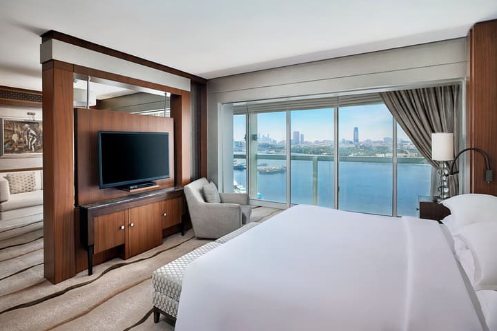 Sheraton Dubai Creek Hotel & Towers