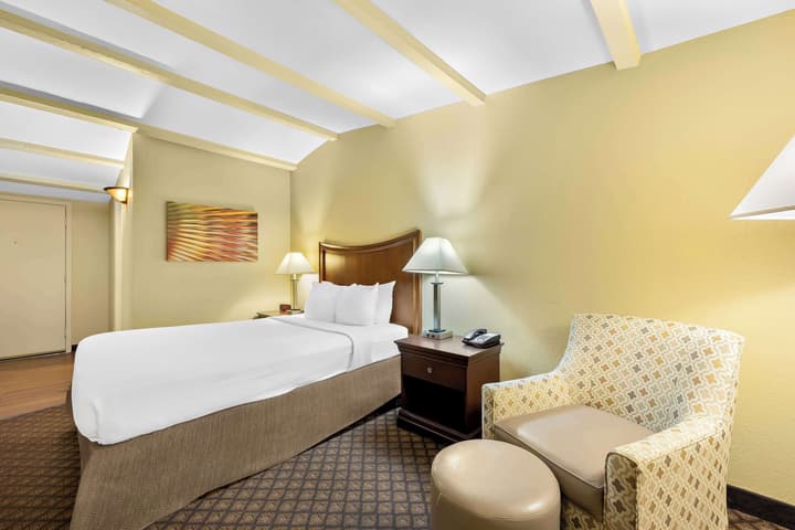 Best Western Coach House