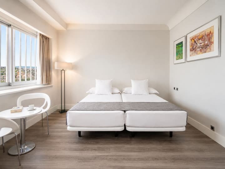 Hotel Chamartin The One