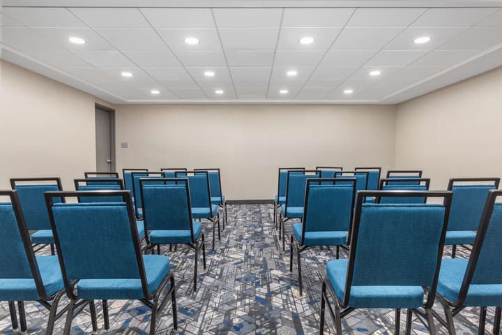 Hampton Inn & Suites by Hilton Toronto Downtown