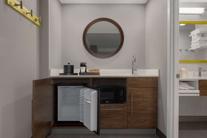 Hampton Inn & Suites by Hilton Toronto Downtown