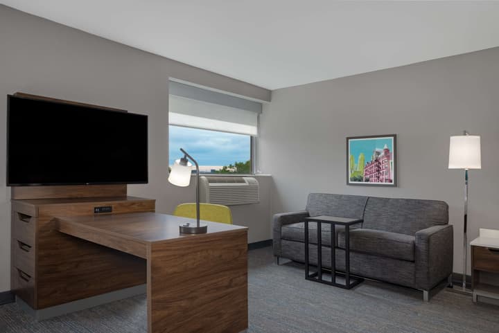 Hampton Inn & Suites by Hilton Toronto Downtown
