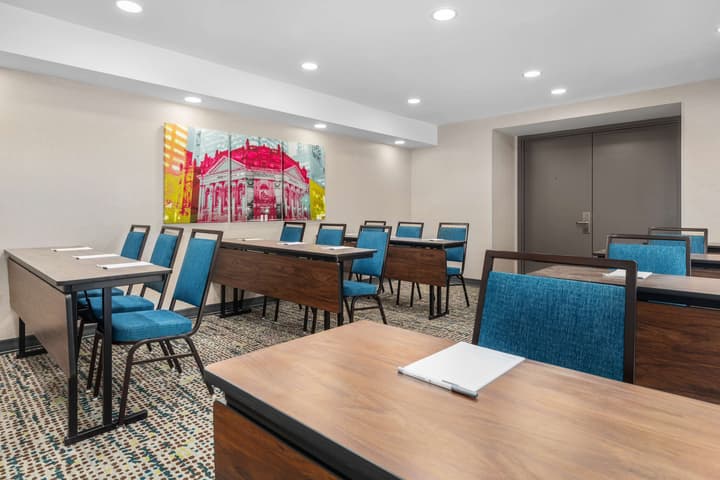 Hampton Inn & Suites by Hilton Toronto Downtown