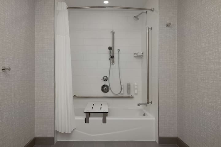 Hampton Inn & Suites by Hilton Toronto Downtown