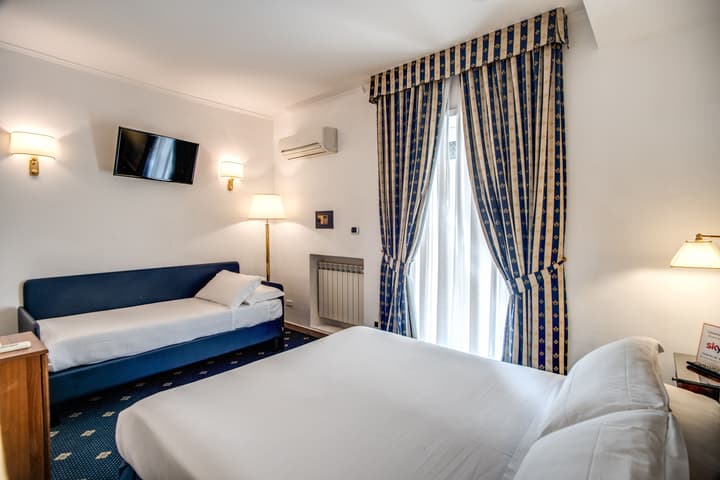 Napoleon Hotel