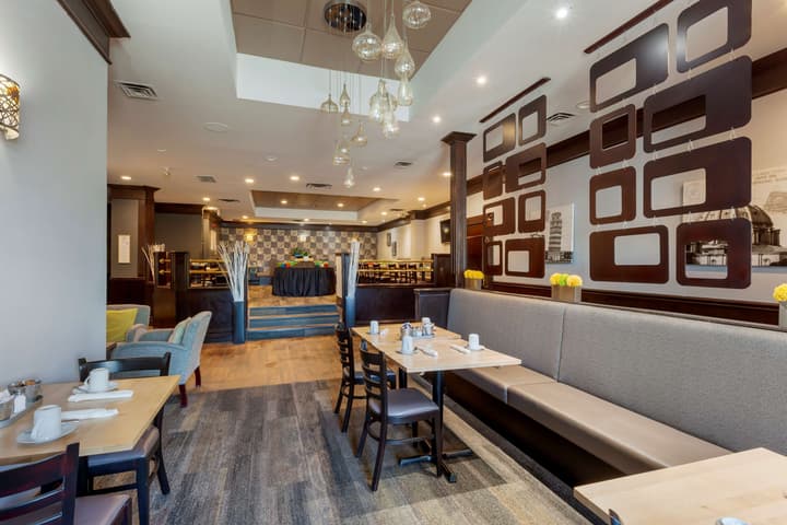 Best Western Plus Toronto Airport Hotel