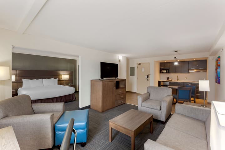 Best Western Plus Toronto Airport Hotel
