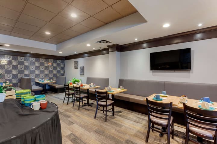 Best Western Plus Toronto Airport Hotel