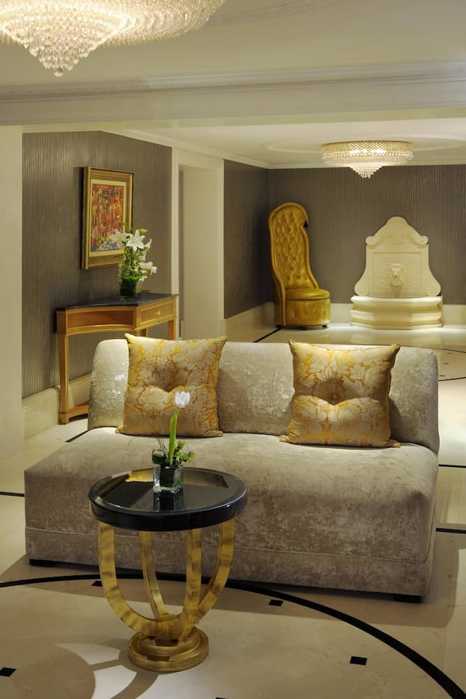 Cairo Marriott Hotel & Omar Khayyam Casino