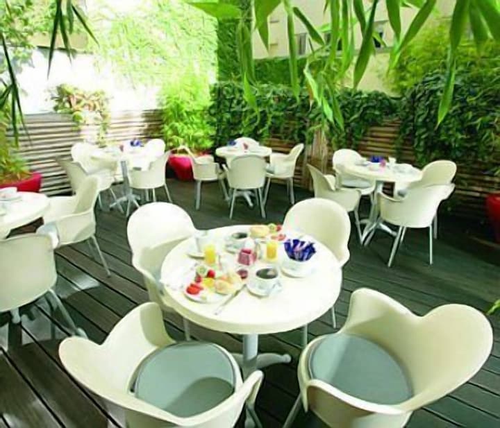 Hotel Boltzmann