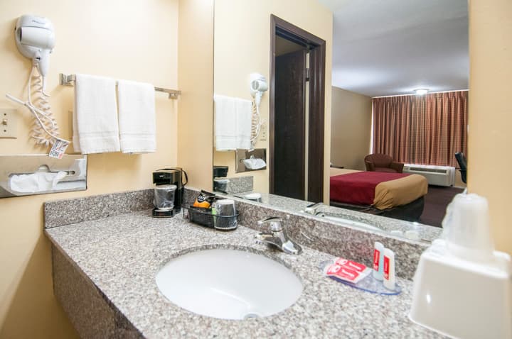 Econo Lodge Rolla I-44 Exit 184 Near Missouri University of Science and Technology