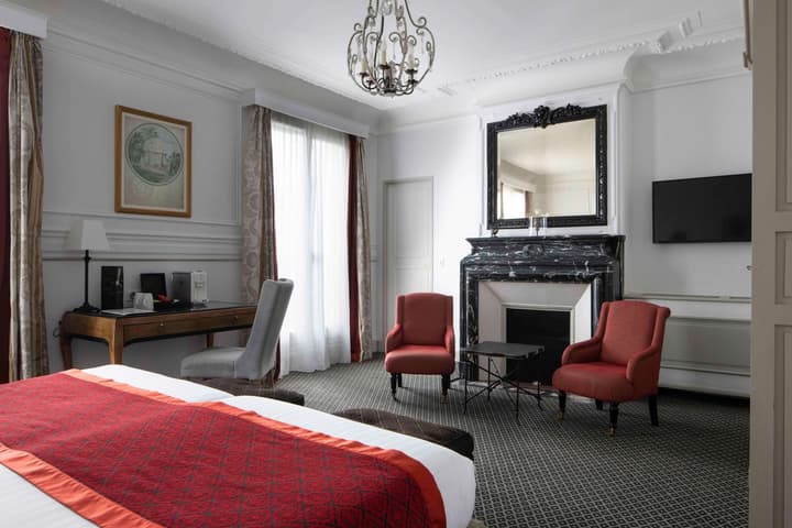 Hôtel Bradford Elysées – Astotel