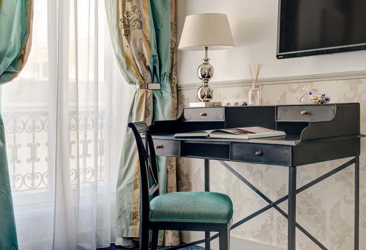 Hôtel Bradford Elysées – Astotel