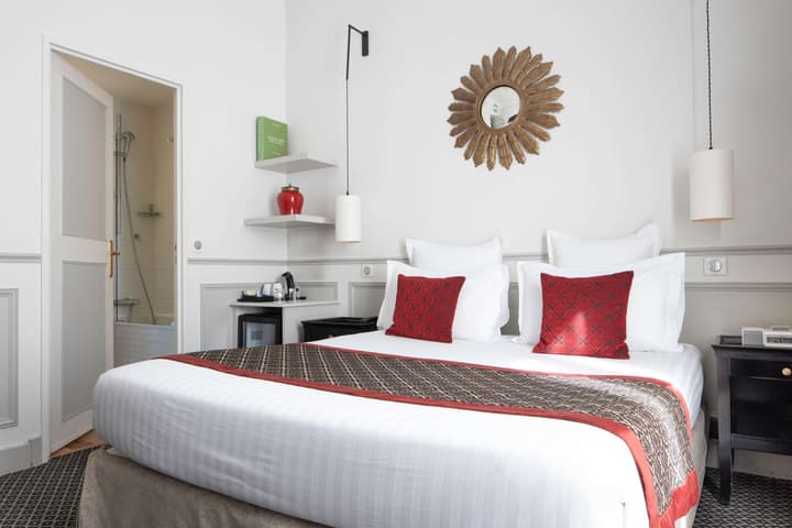 Hôtel Bradford Elysées – Astotel