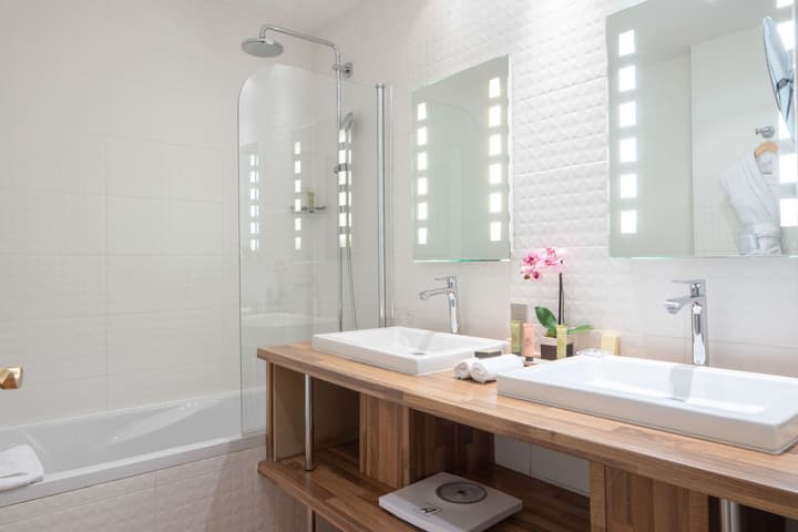 Hôtel Bradford Elysées – Astotel
