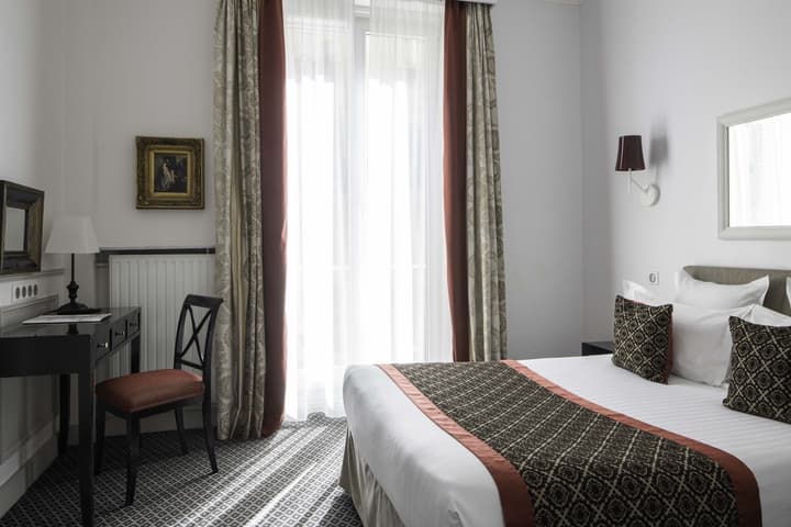 Hôtel Bradford Elysées – Astotel