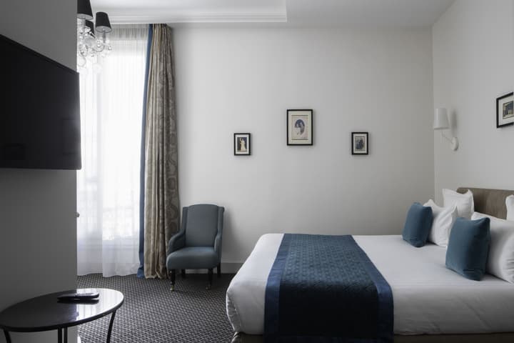 Hôtel Bradford Elysées – Astotel