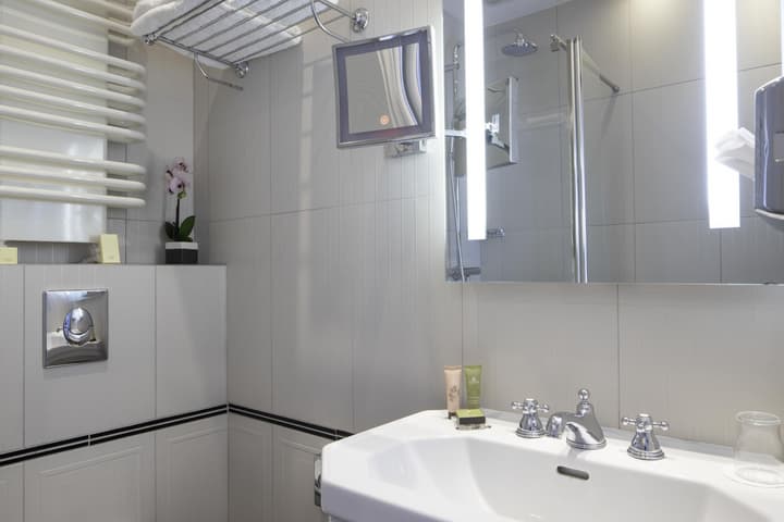 Hôtel Bradford Elysées – Astotel