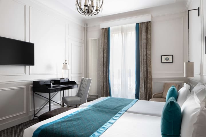 Hôtel Bradford Elysées – Astotel