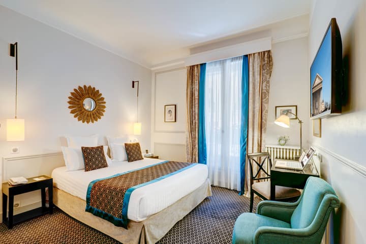 Hôtel Bradford Elysées – Astotel