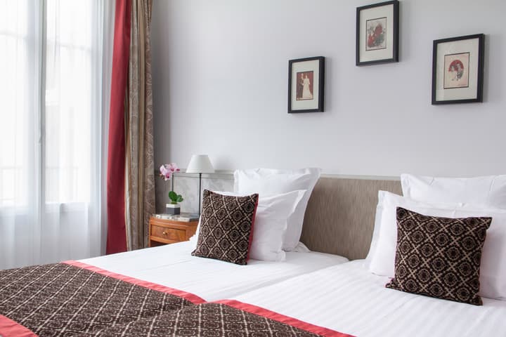 Hôtel Bradford Elysées – Astotel
