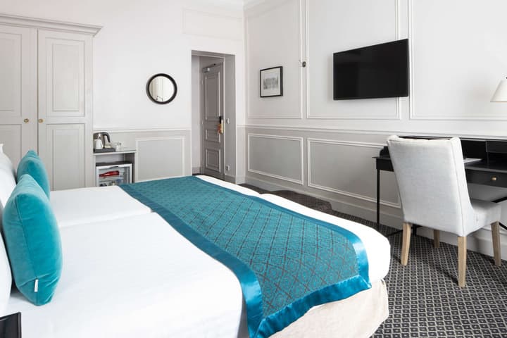 Hôtel Bradford Elysées – Astotel