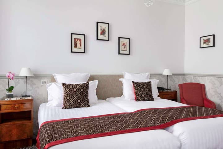Hôtel Bradford Elysées – Astotel