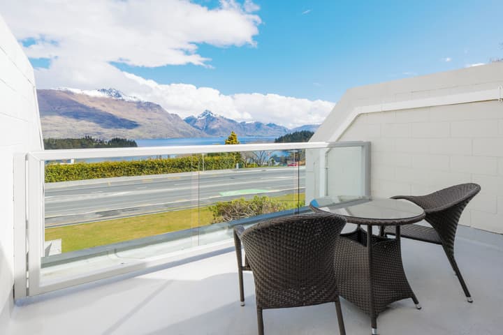 Copthorne Hotel and Apartments Queenstown Lakeview