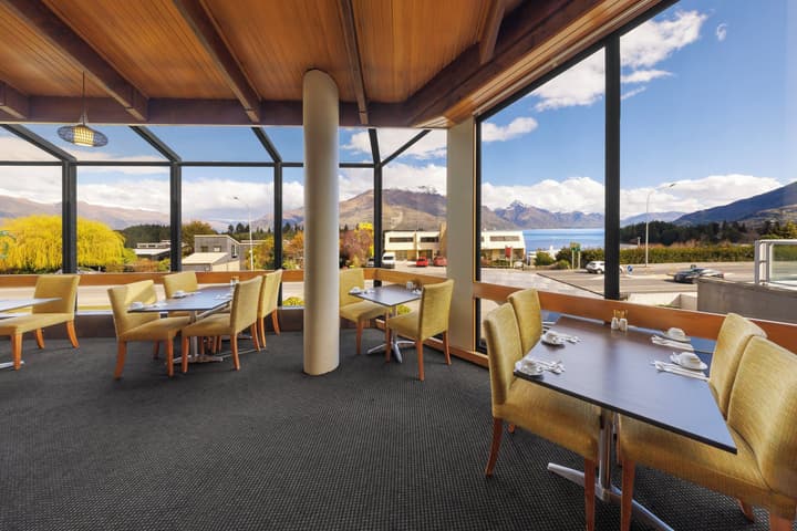 Copthorne Hotel and Apartments Queenstown Lakeview