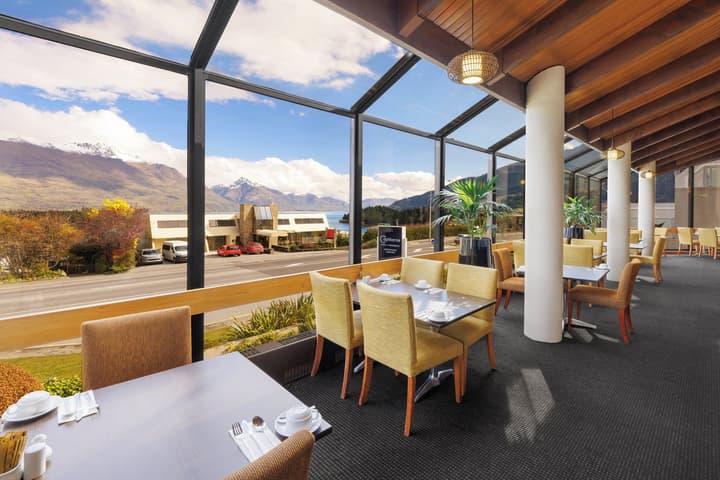 Copthorne Hotel and Apartments Queenstown Lakeview
