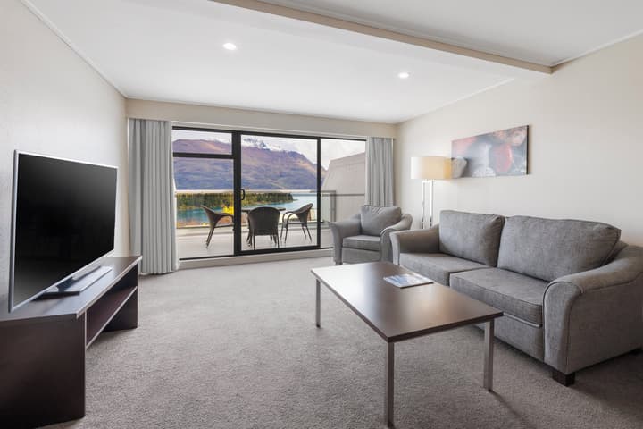 Copthorne Hotel and Apartments Queenstown Lakeview