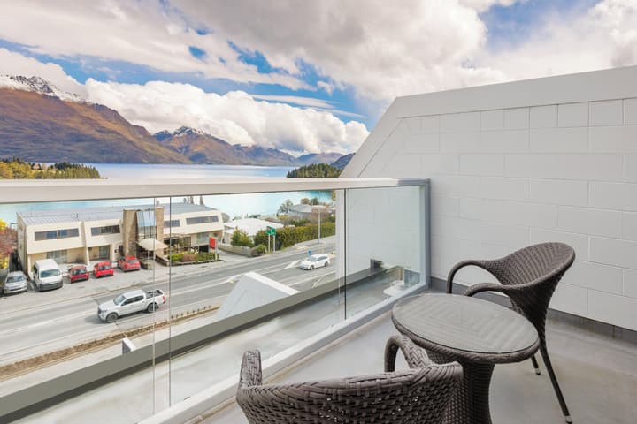 Copthorne Hotel and Apartments Queenstown Lakeview