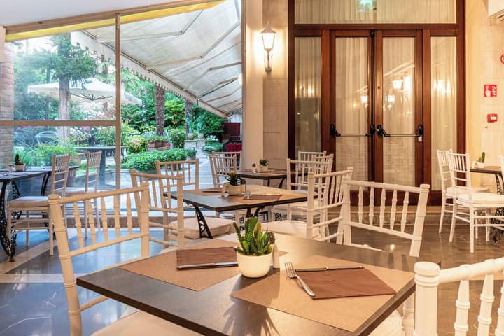 Amadeus Hotel