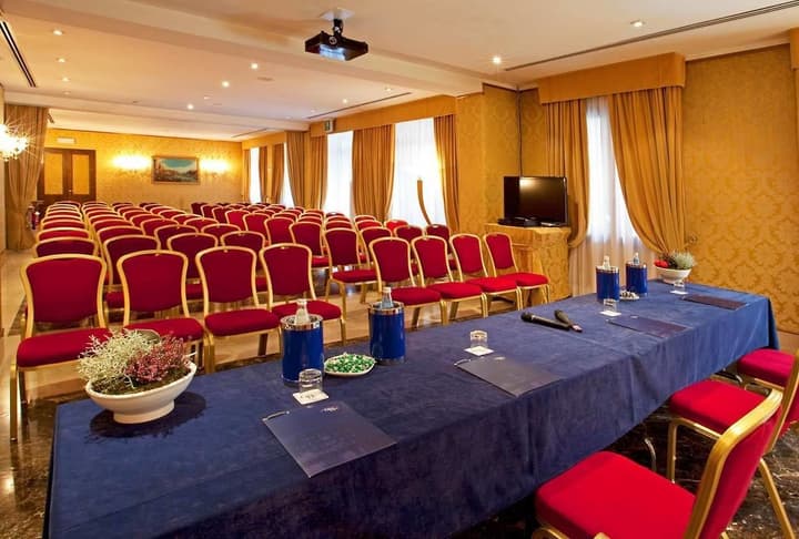 Amadeus Hotel