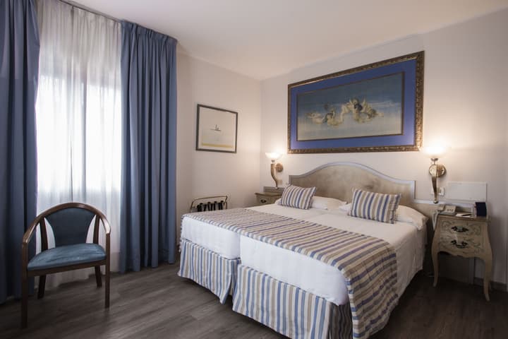 Amadeus Hotel