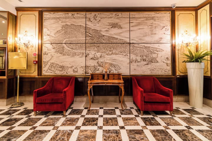 Amadeus Hotel
